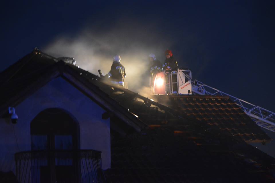 Będą badać przyczynę pożaru w Białołęce (WIDEO)