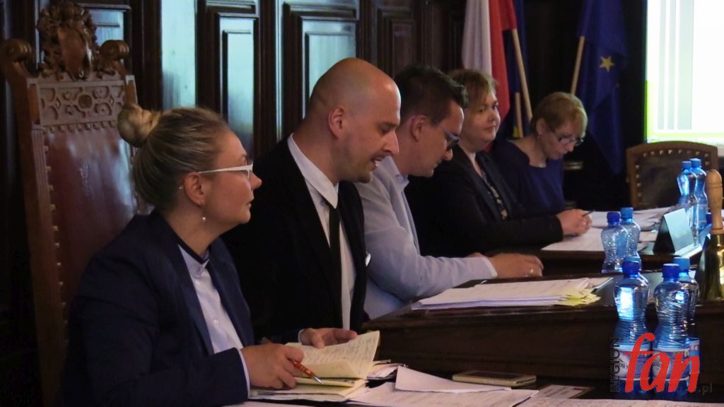 Jaworscy radni dają więcej pieniędzy na inwestycje (WIDEO)