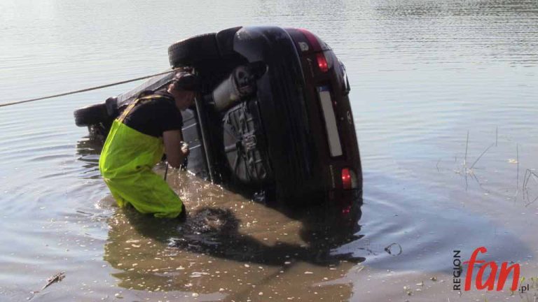 Auto zatonęło w zalewie! (FOTO, WIDEO)