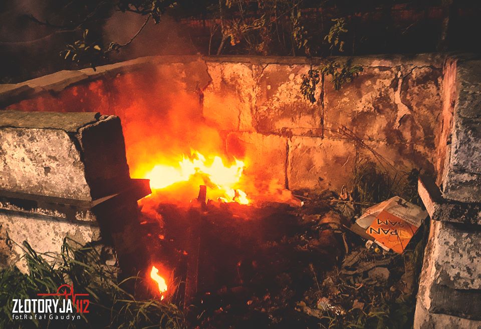 Walczyli z pożarem śmietnika (FOTO)