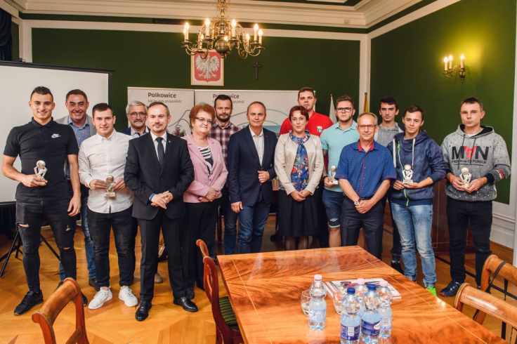 Statuetki dla zdolnych piłkarzy