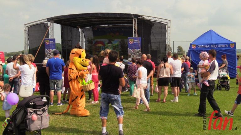 Tony uśmiechów i radość dzieci (FOTO, WIDEO)