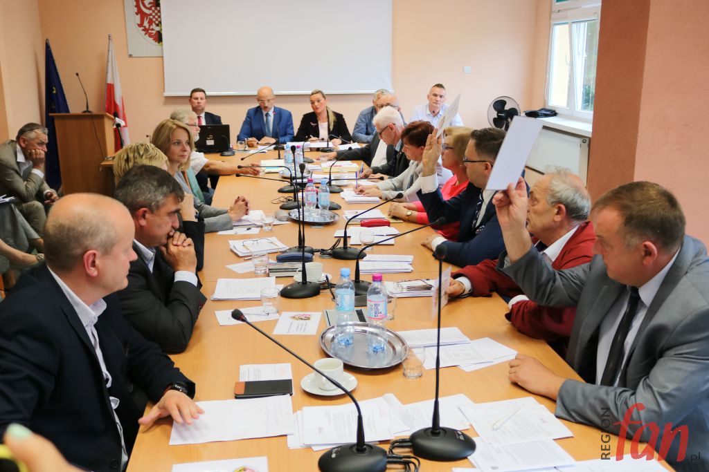 Starosta z absolutorium, ale bez pełnego poparcia