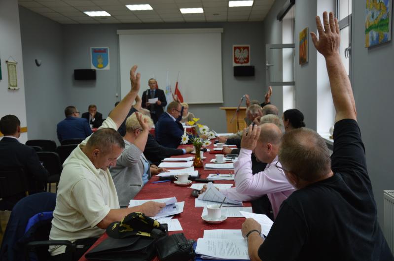 Burmistrz skwitowany, a uczniowie nagrodzeni (FOTO)