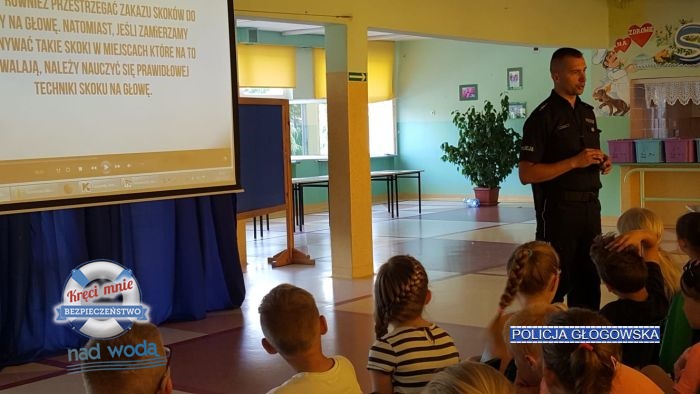 Młodzi głogowianie spotkali się z policjantami