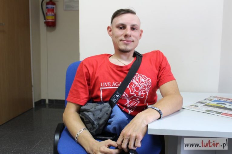 Niepełnosprawny i schody nie do pokonania (WIDEO)