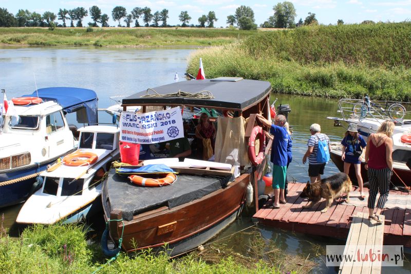 Zamienili domy na tratwy (FOTO, WIDEO)