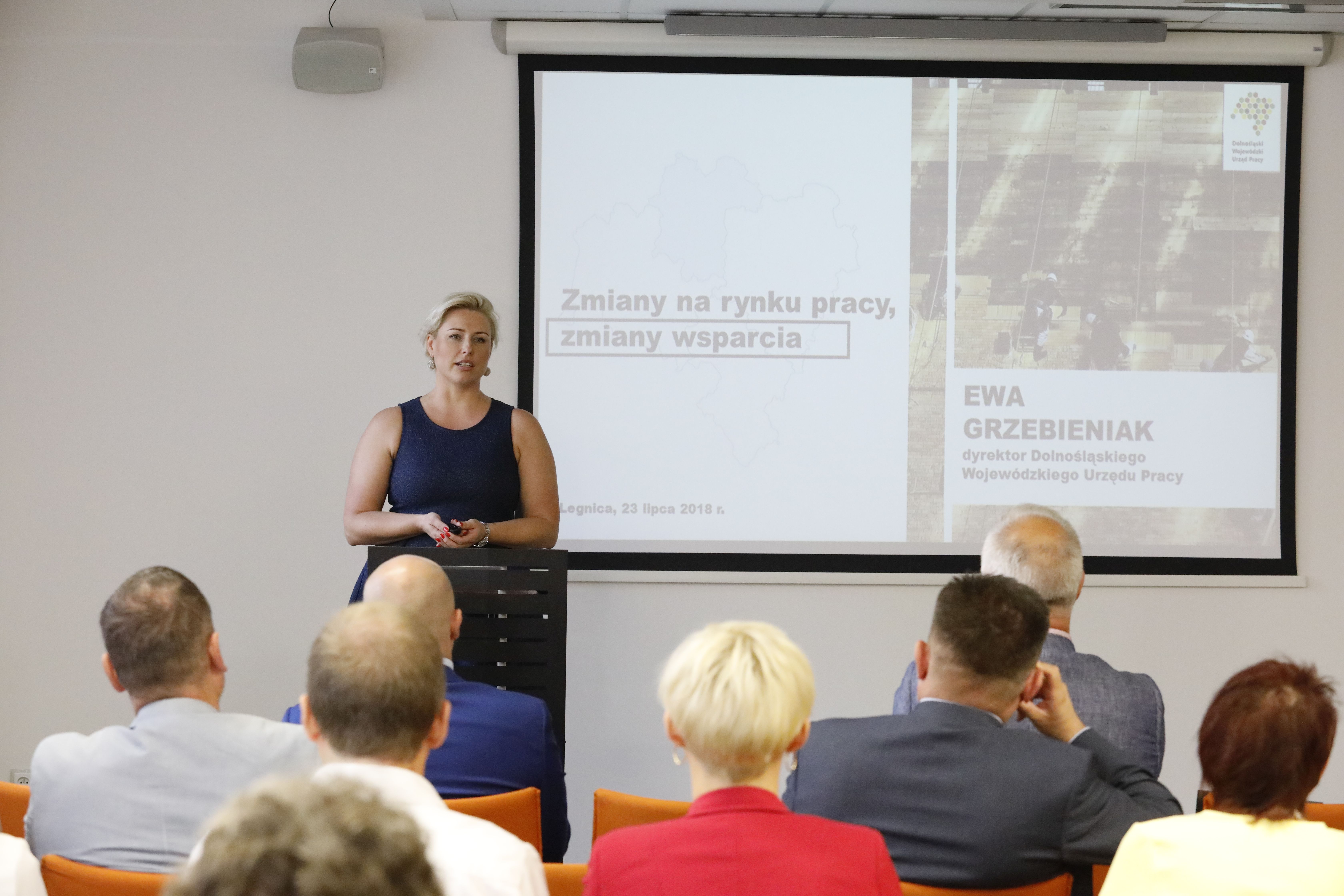 12 tysięcy wciąż bez pracy