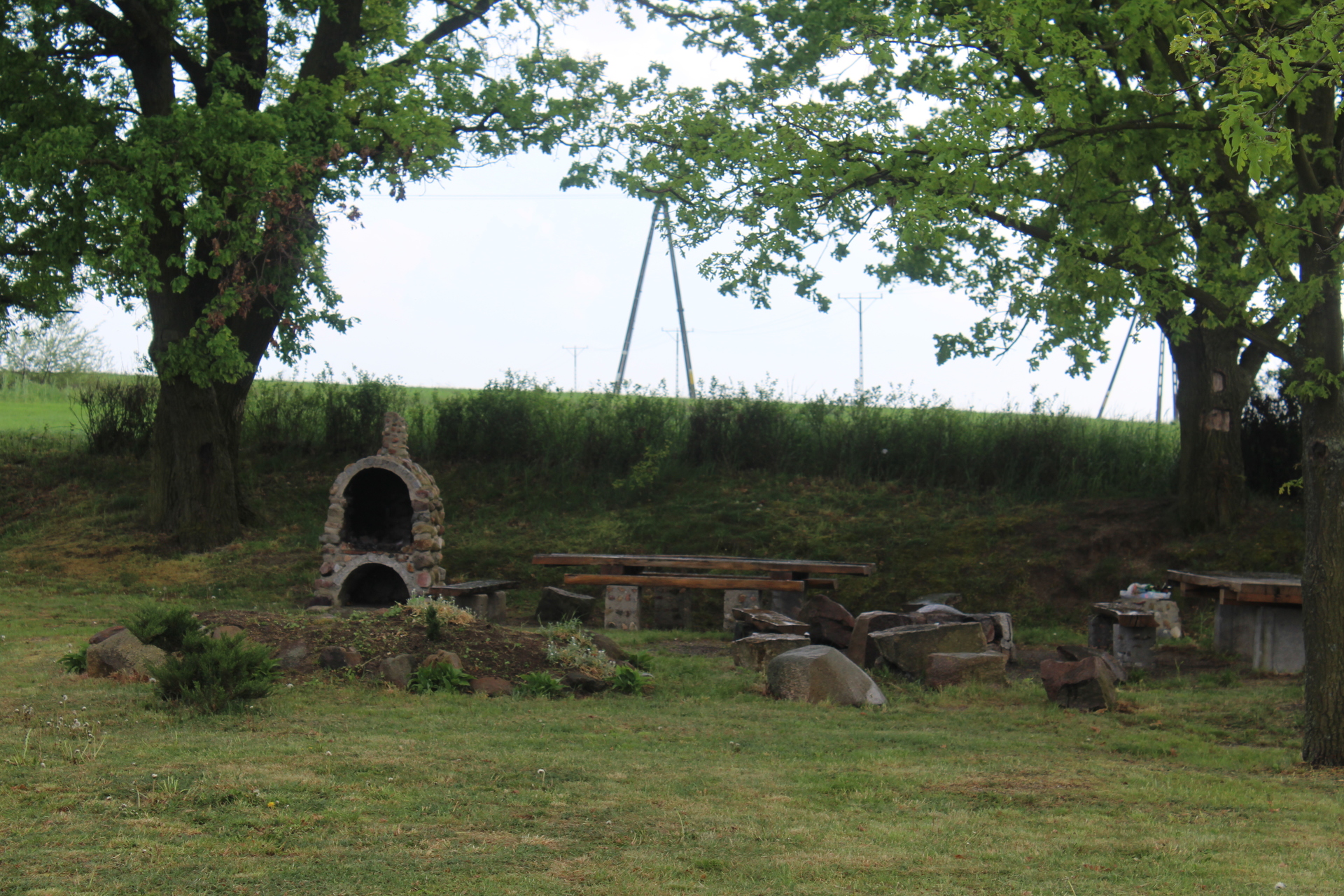 Wandale niszczą Szuwarowy Zakątek w Kłobuczynie