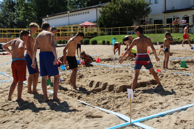 Wyrzeźb w piasku i wygraj