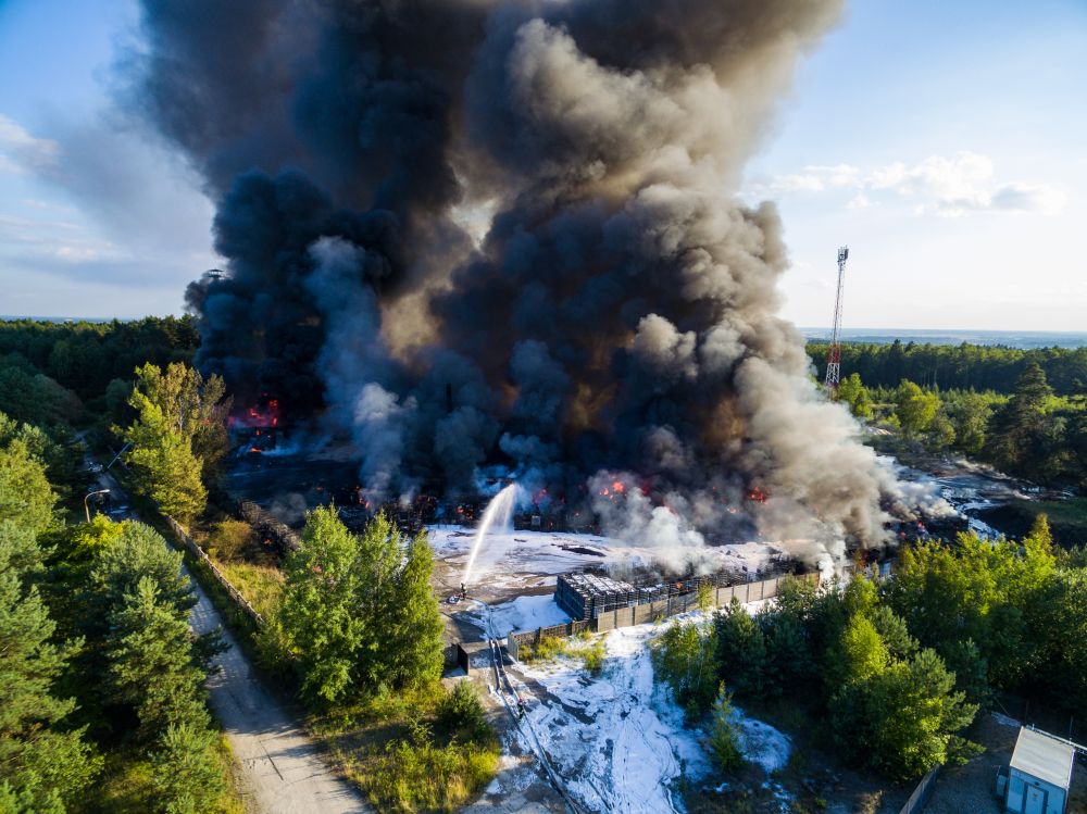 W Jakubowie wciąż słychać eksplozje (WIDEO)