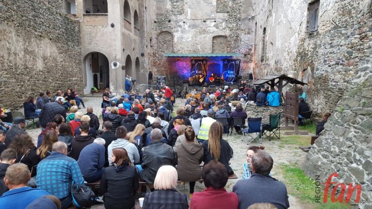 Czatowanie na zamku (FOTO, WIDEO)