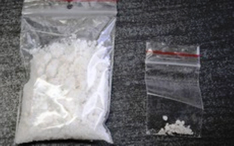 Narkotyki ukryli w portfelu i w… ustach