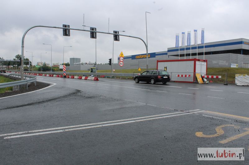 Remont skrzyżowania przy Castoramie potrwa dłużej niż zakładano (FOTO)