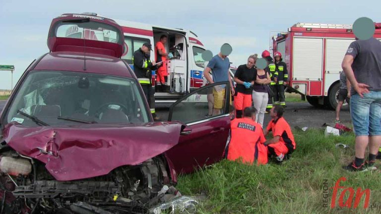 Dwa auta rozbite. Są ranni (FOTO)