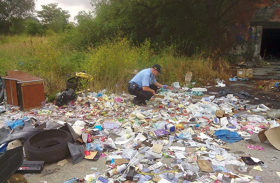 100 kilogramów chemicznych odpadów