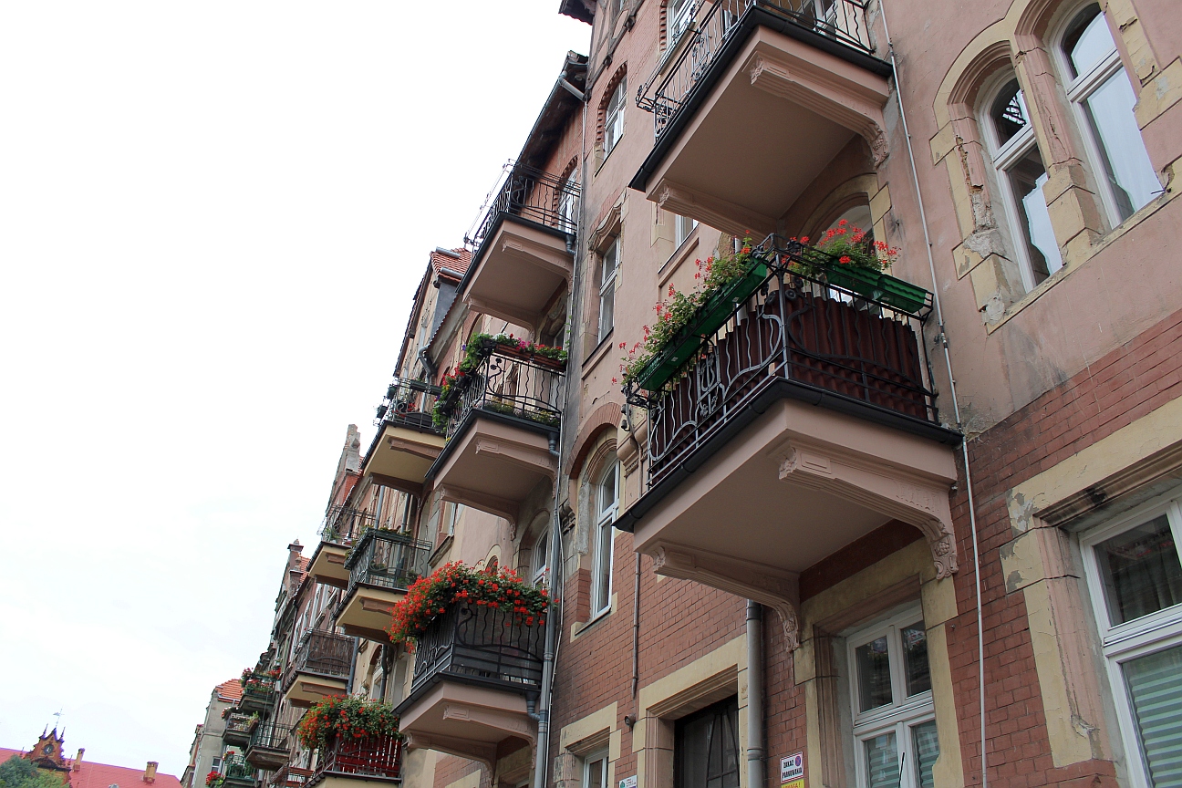 Dwulatek wypadł z okna. Co robiła jego matka?