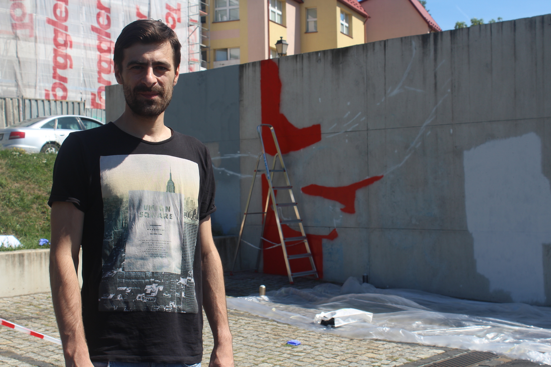 Niepodległościowy mural przy polkowickim starostwie (WIDEO)