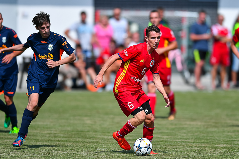 Kłos wygrywa w Szklarach Górnych (FOTO)