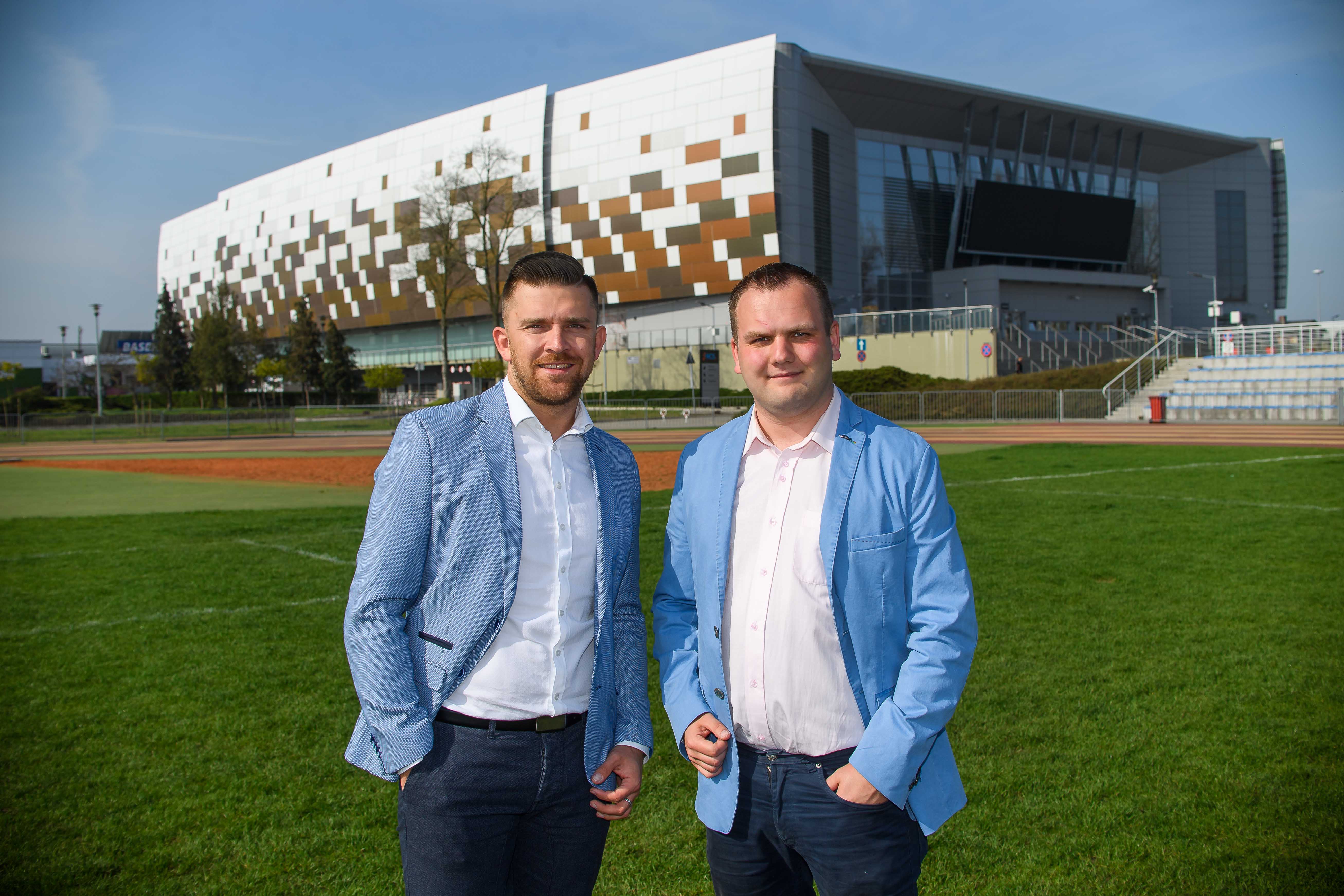 Niższe ligi wracają na boiska, programy do TV!