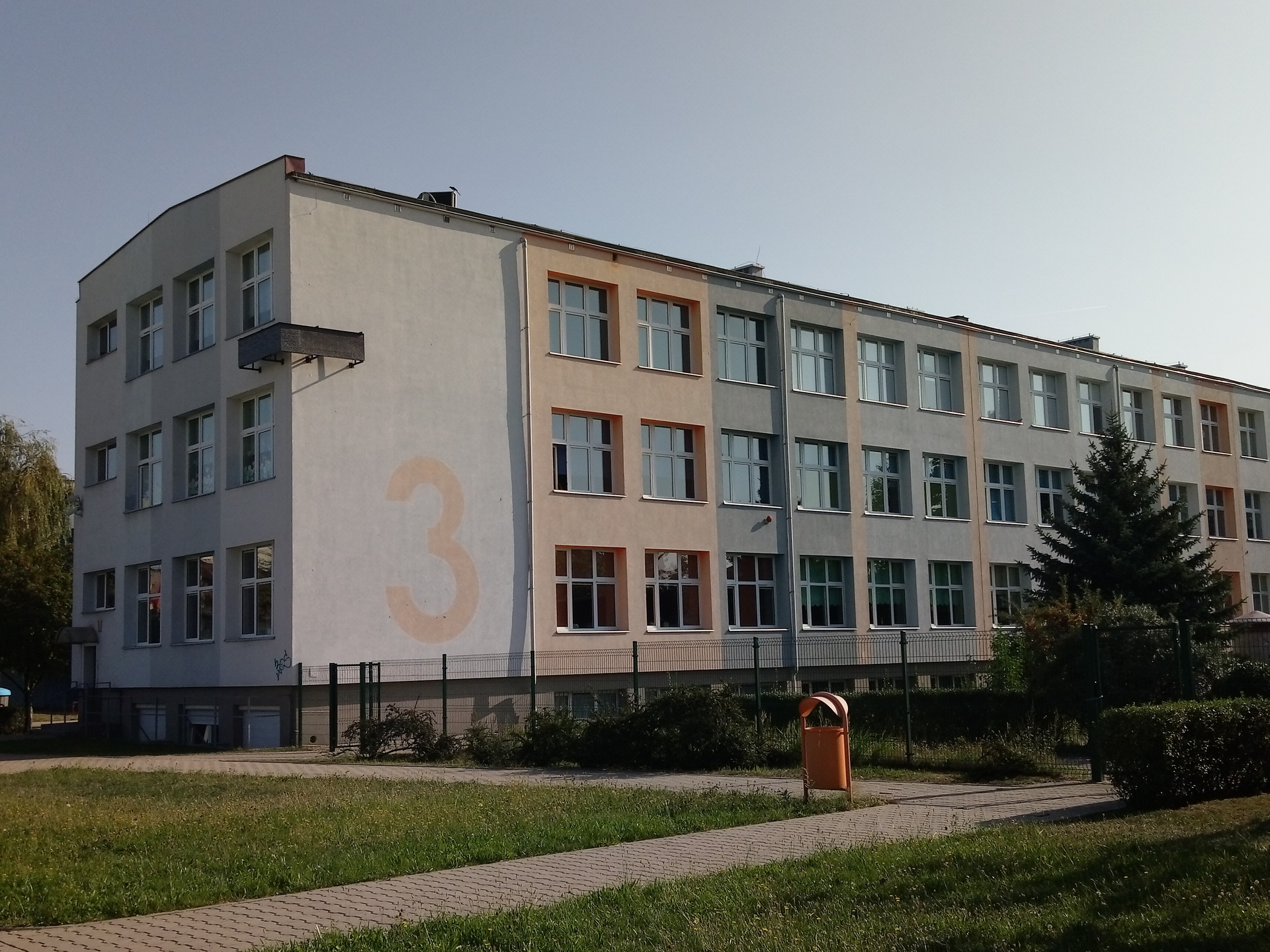 Skąd zamieszanie wokół polkowickiej „trójki”?