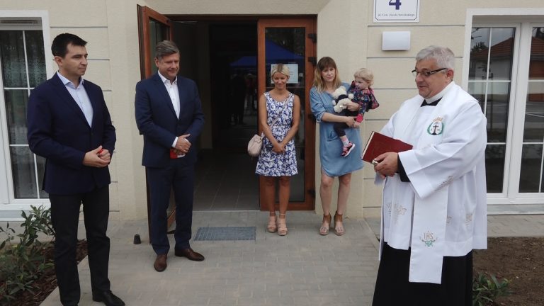 Pierwsi mieszkańcy odebrali klucze (WIDEO)