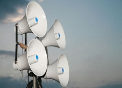 Zawyją syreny alarmowe