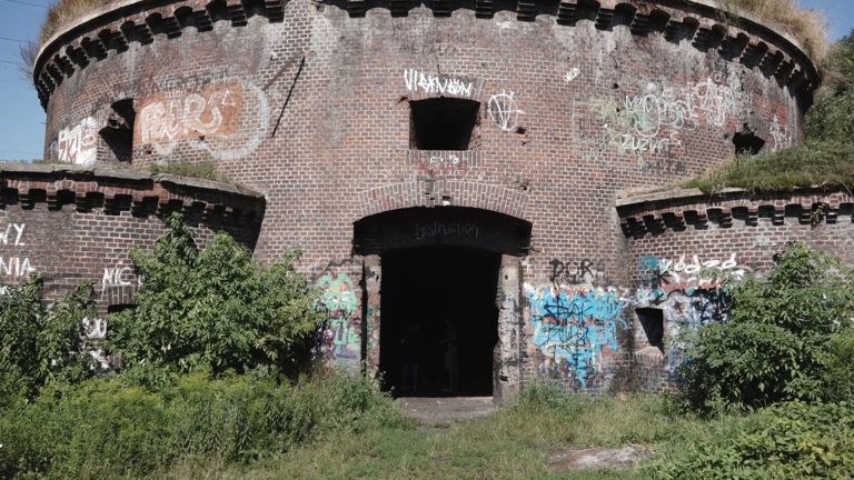 Słynny „barbakan” stał się zabytkiem (WIDEO)