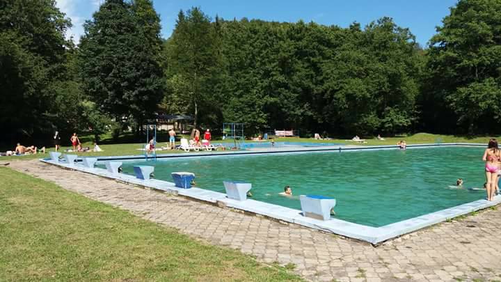 Basen czynny tylko do niedzieli