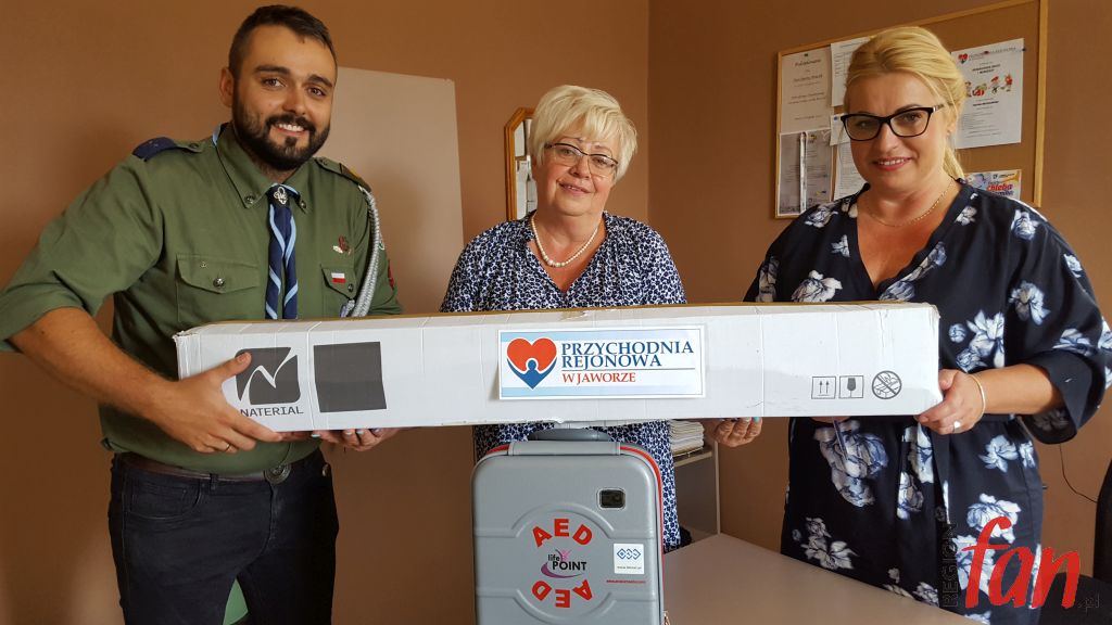 Defibrylator w harcerskim mundurku (FOTO, WIDEO)