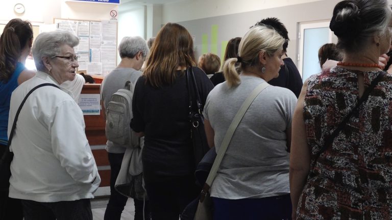 Dwa programy. Dwie kolejki (WIDEO)