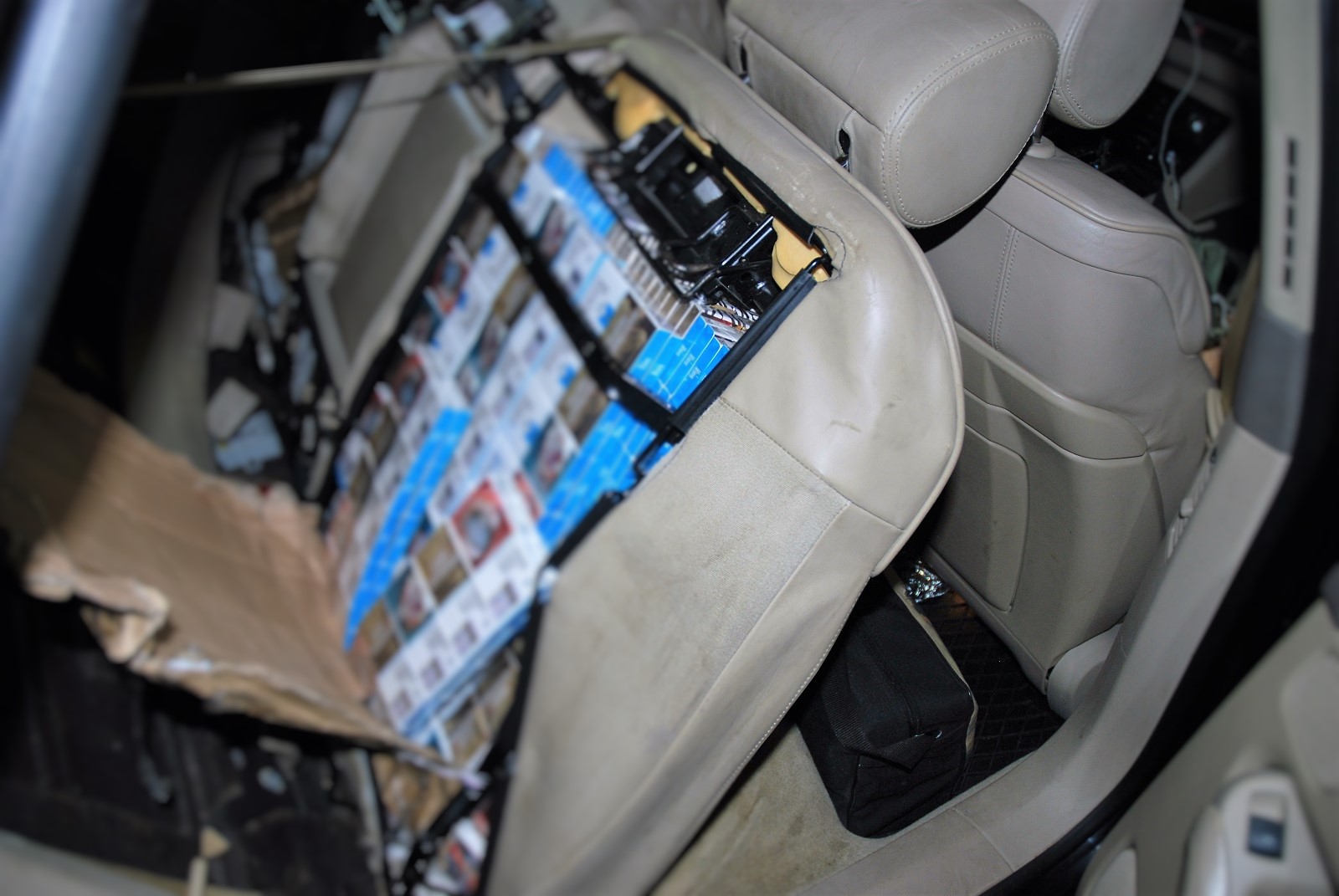 Przemycali alkohol i papierosy (FOTO)