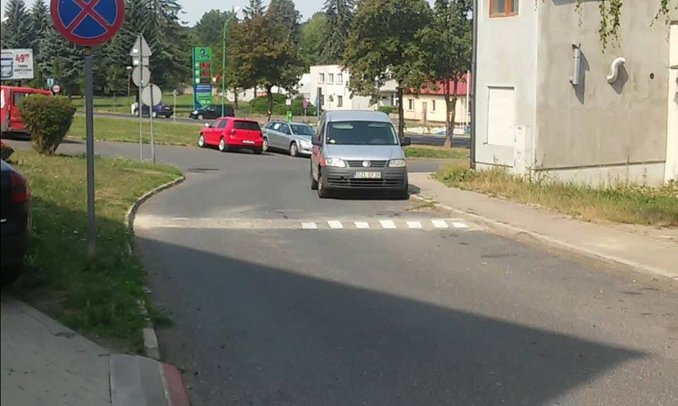 Kierowcy! Na Broniewskiego noga z gazu