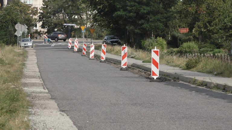 Budowa stoi, bo powiat spiera się z wykonawcą (WIDEO)
