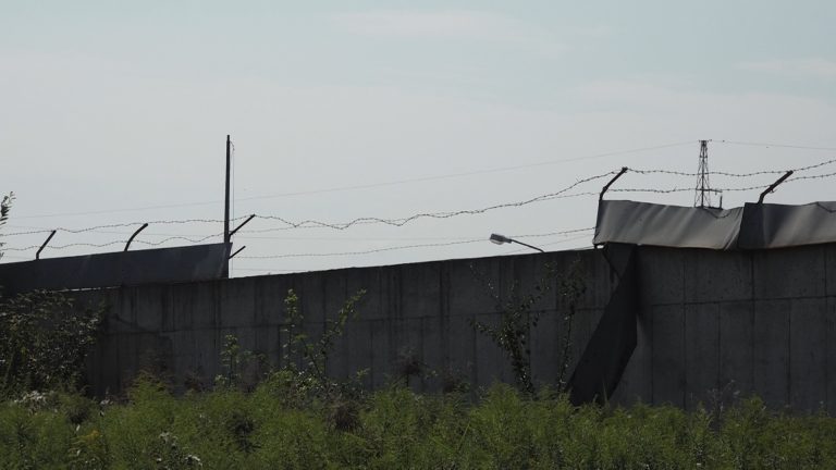 Miasto zapłaci za usunięcie nielegalnych odpadów (WIDEO)