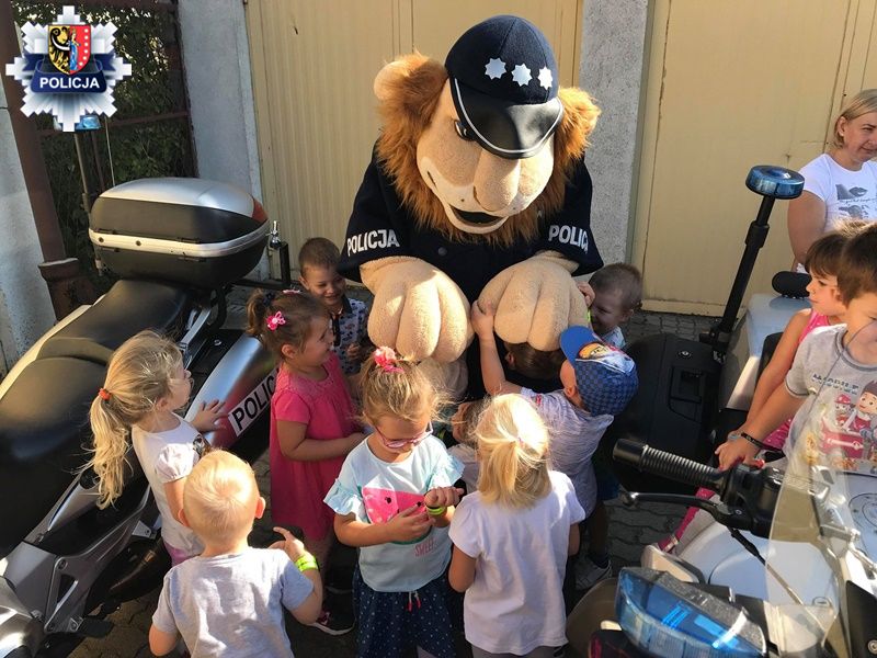 Przedszkolaki z wizytą u polkowickich policjantów