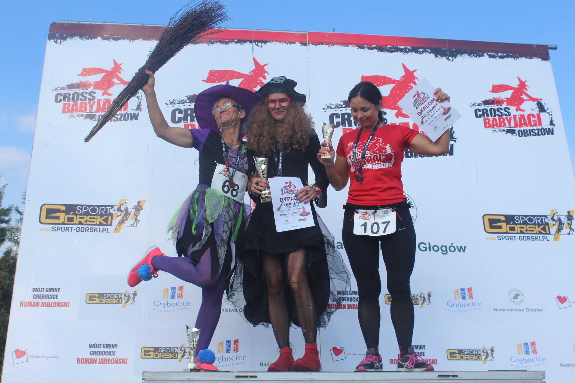 Baby Jagi biegały w Obiszowie (FOTO)