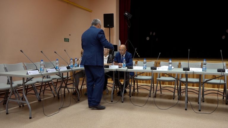 Radni nie przyszli na przełożoną sesję!
