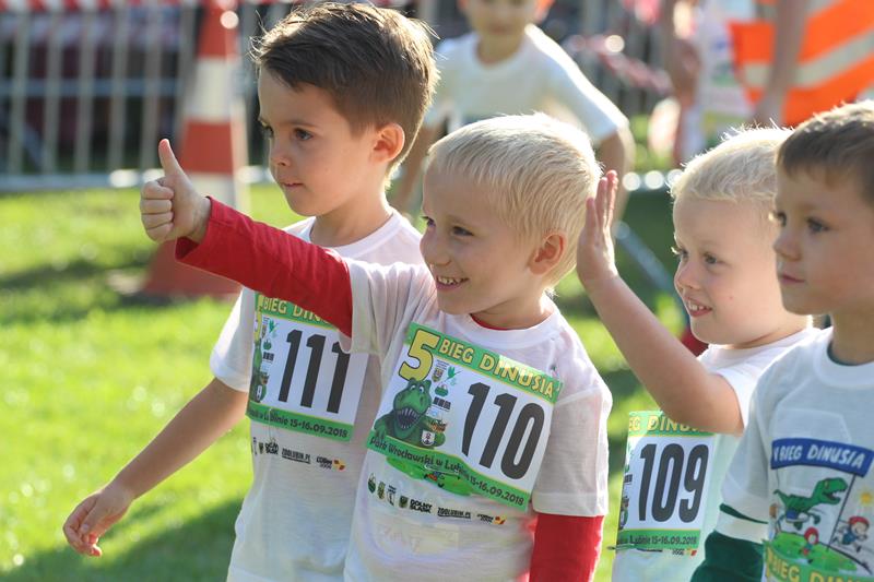 350 małych dinusiów