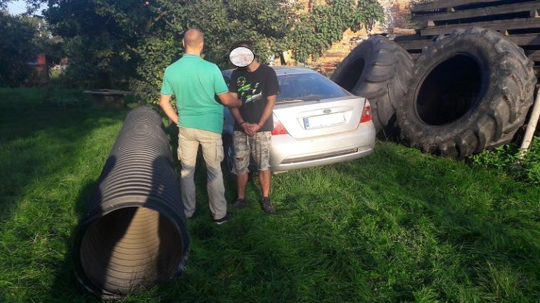 Złodzieje samochodów w rękach policji (FOTO)