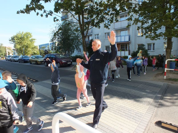 Policjanci przygotowują się do działań