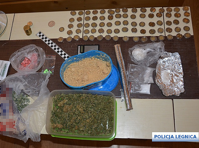 Pokój pełen narkotyków