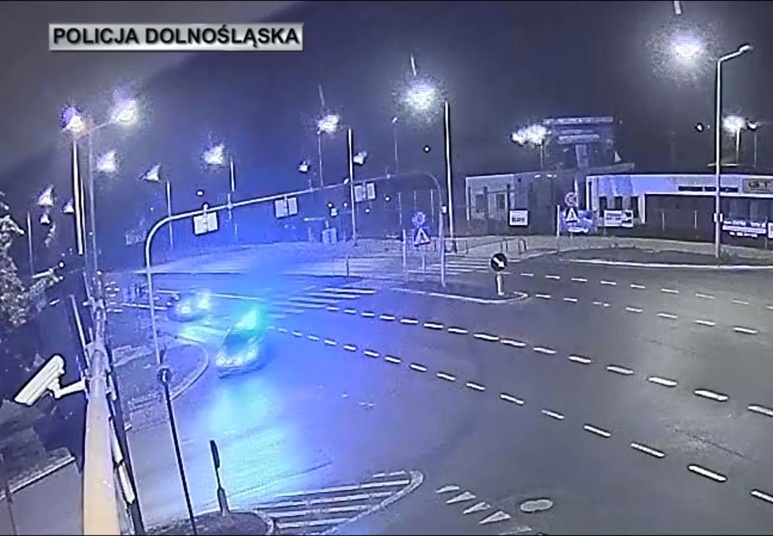 Kobiecie odeszły wody. Z pomocą przyszła policja