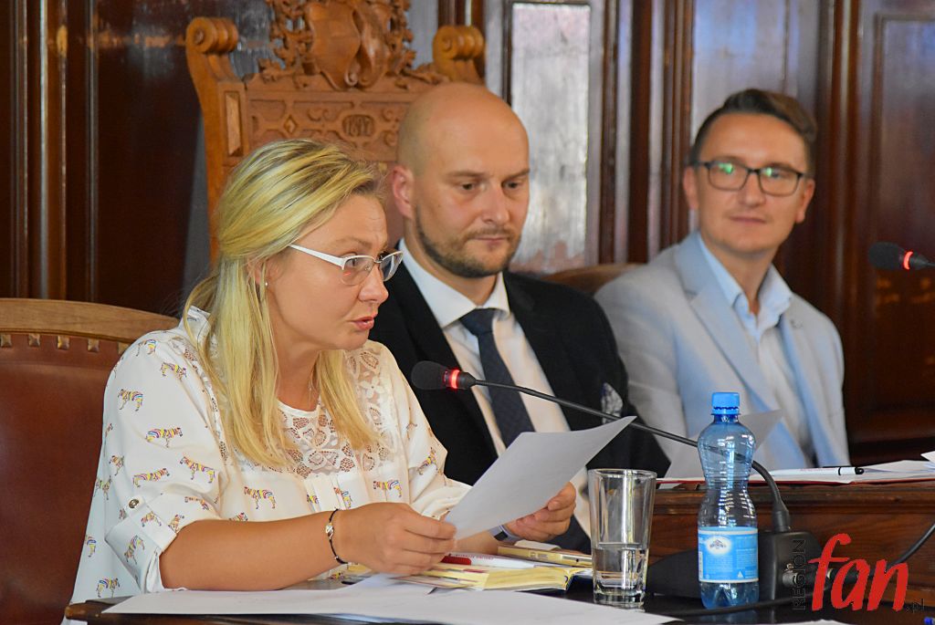 Basen coraz droższy (WIDEO)