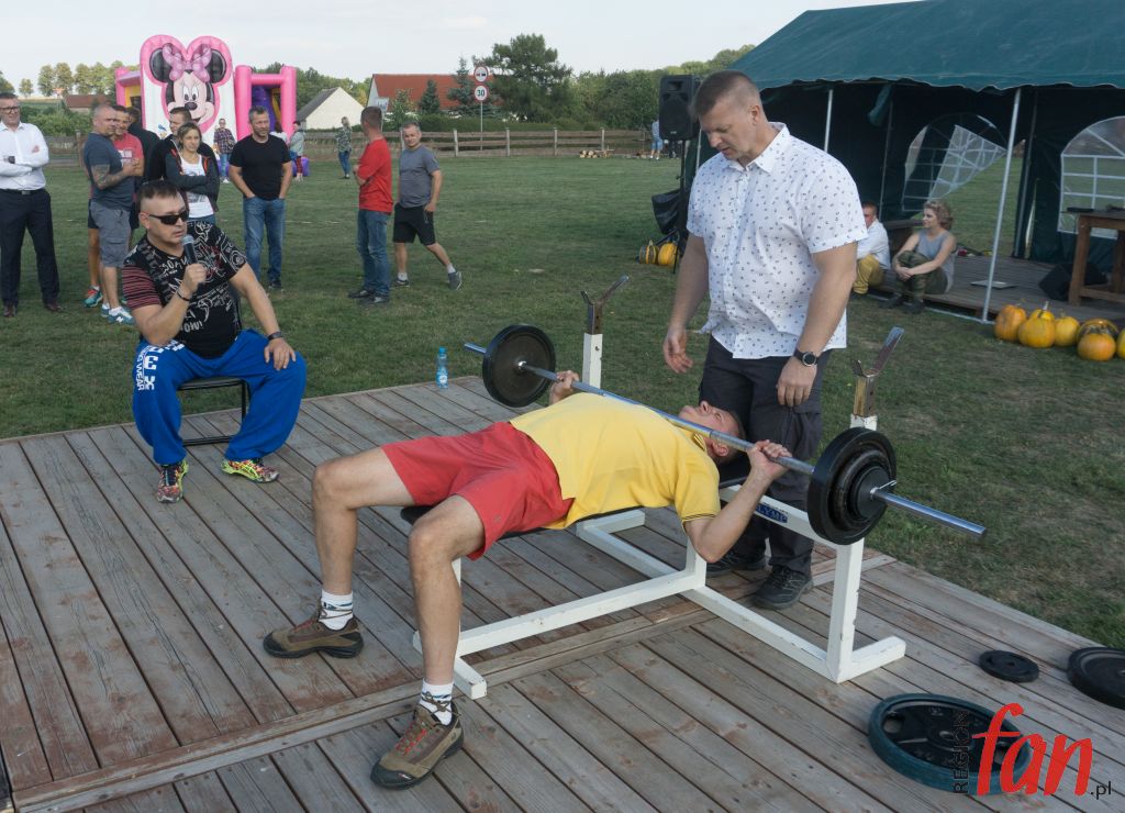 Dożynkowe wyciskanie… sztangi (FOTO)