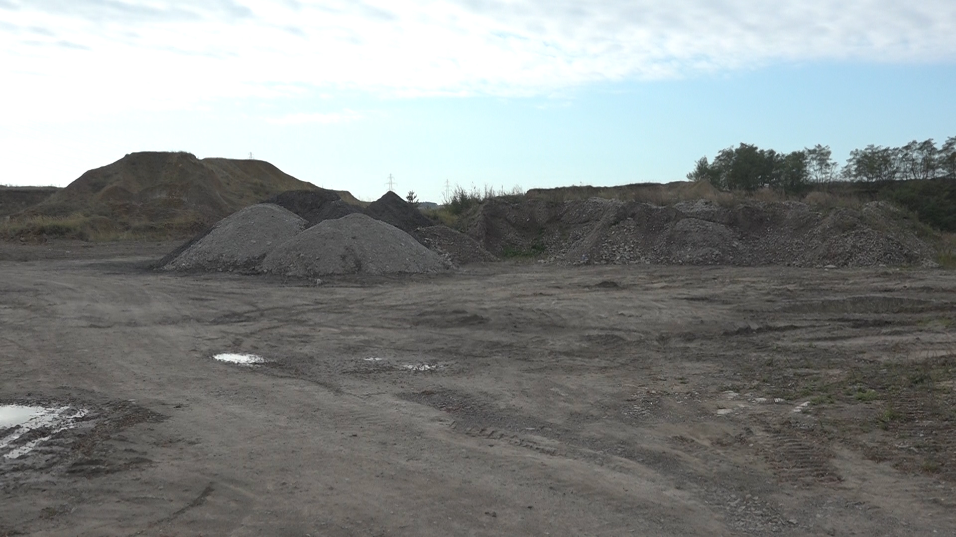 Kolejne nielegalne składowiska odpadów