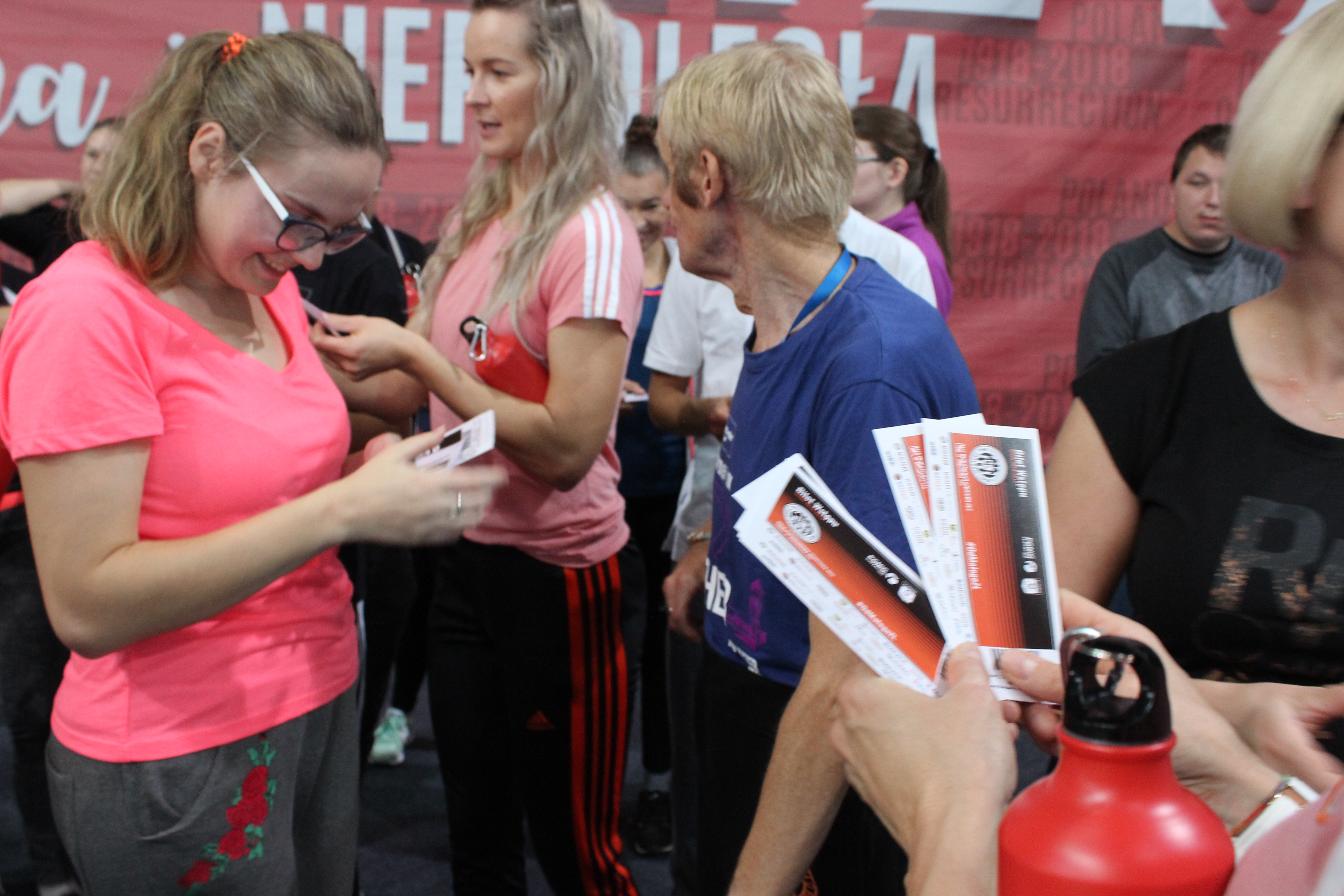 Wyginali śmiało ciało po raz ostatni (FOTO)