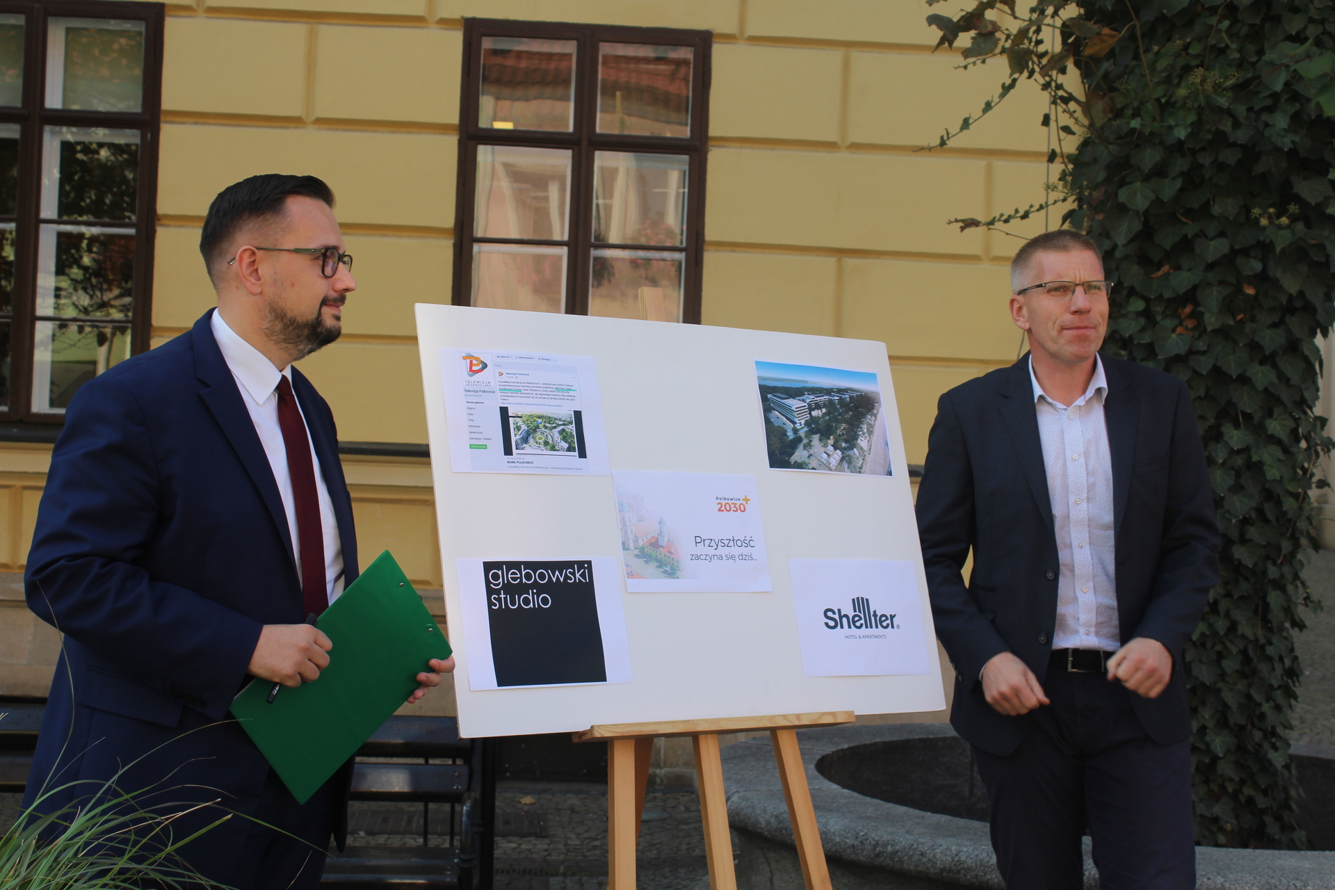 Na ostatniej prostej przed wyborami zapytali o transparentność