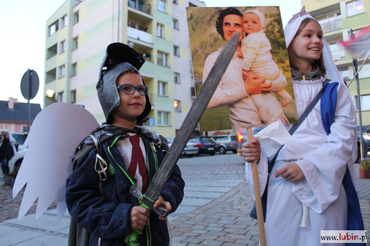 Święci przeszli ulicami miasta (FOTO)