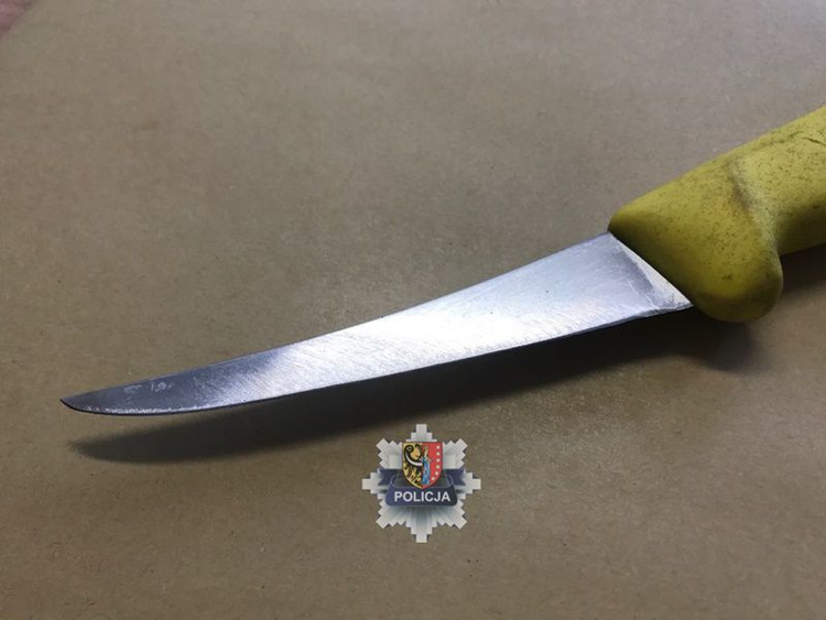 Nożem groził swojej siostrze